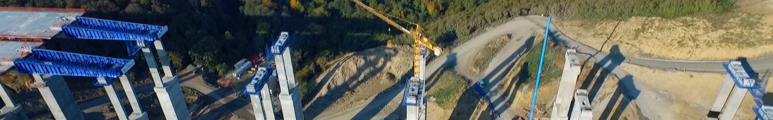 Brückenbau auf Großbaustelle mit LASTRADA-gestützter Qualitätssicherung.